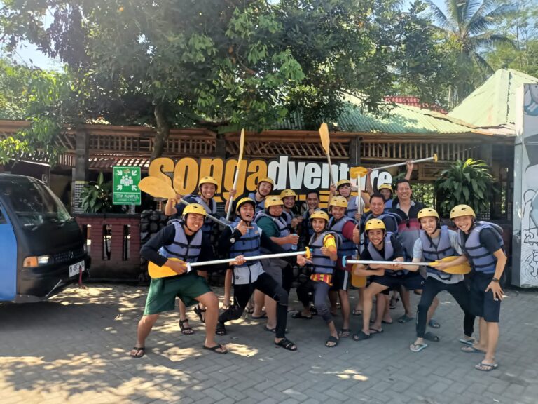 Rafting Staff Biro INFOKOM